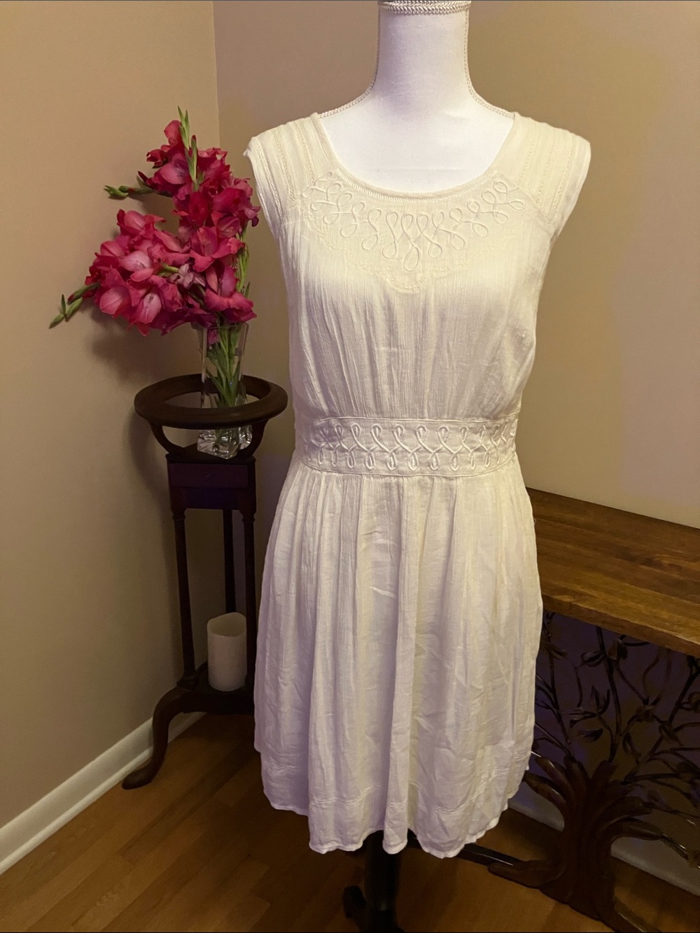 Lucky Brand Cream Sleeveless Embroidered Dress